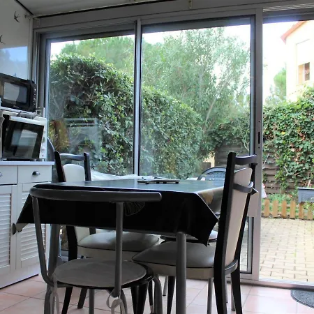 Apartment Cosy Avec Jardinet, Parking Privatif Et Wifi Gratuit - Proche Thermes Et Etang De Thau - Fr-1-503-148